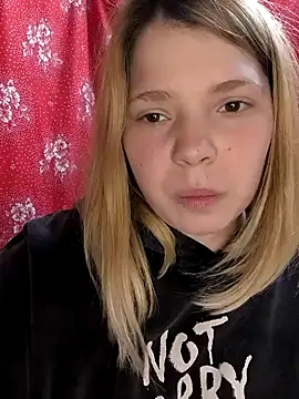 Snapshot of Zuli_Kiska chatting on 03-08-25, 12:44 Zuli Kiska online show from 03-08-25, 12:44