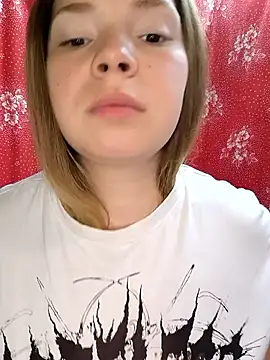 Snapshot of Zuli_Kiska chatting on 06-23-26, 05:27 Zuli Kiska online show from 06-23-26, 05:27