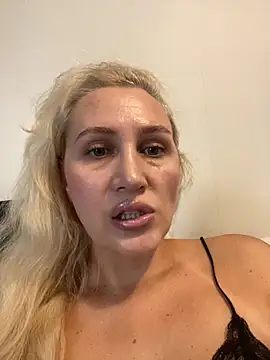YourBlondee online show from 09-12-25, 03:17