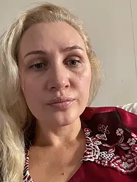 YourBlondee online show from 10-30-25, 08:38