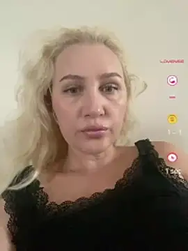 Snapshot of YourBlondee chatting on 07-06-26, 12:51 YourBlondee online show from 07-06-26, 12:51