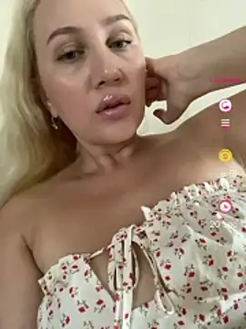 Snapshot of YourBlondee chatting on 07-09-26, 01:20 YourBlondee online show from 07-09-26, 01:20