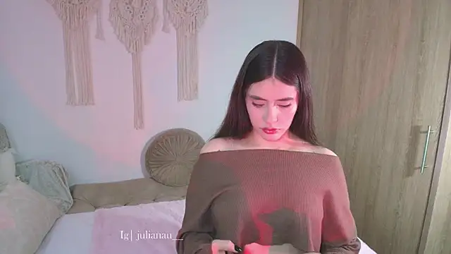 iriswest  online show from 07-26-26, 03:58
