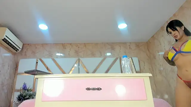 Snapshot of WowAna chatting on 01-24-25, 10:51 WowAna online show from 01-24-25, 10:51