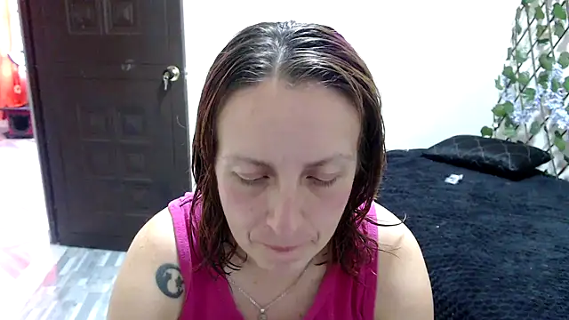 Snapshot of kittykalor09 chatting on 06-23-26, 09:35 kittykalor09 online show from 06-23-26, 09:35