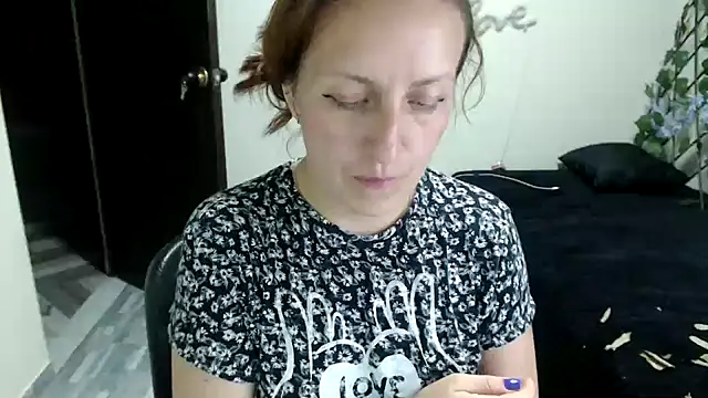 Snapshot of kittykalor09 chatting on 06-26-26, 04:17 kittykalor09 online show from 06-26-26, 04:17