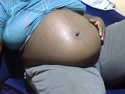 Snapshot of Rio_sky chatting on 12-21-24, 04:25 Rio sky online show from 12-21-24, 04:25