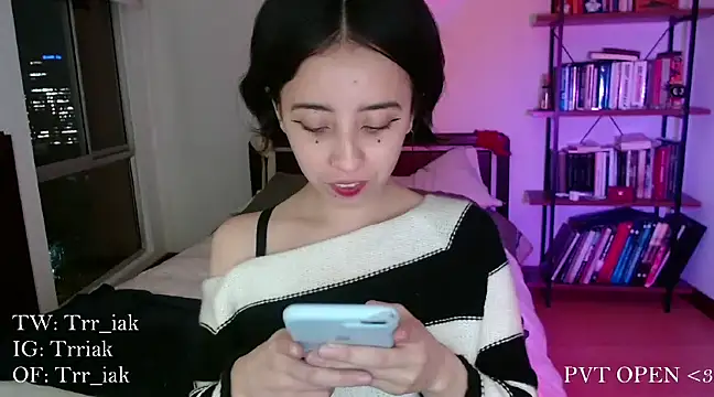 babyluna 8 8 online show from 01-28-25, 01:29