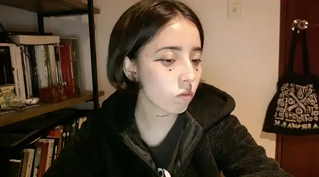 babyluna 8 8 online show from 03-04-25, 01:01