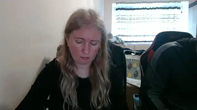 PeterAndJen online show from 04-05-26, 06:05