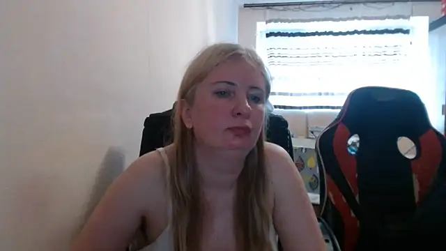 PeterAndJen online show from 05-23-26, 06:01