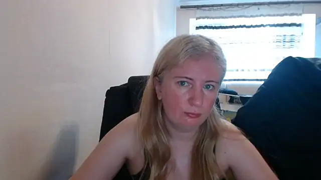 PeterAndJen online show from 06-29-26, 05:03