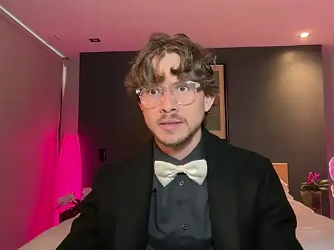 Snapshot of mcklister_kinky_feets chatting on 02-14-26, 04:04 mcklister kinky feets online show from 02-14-26, 04:04