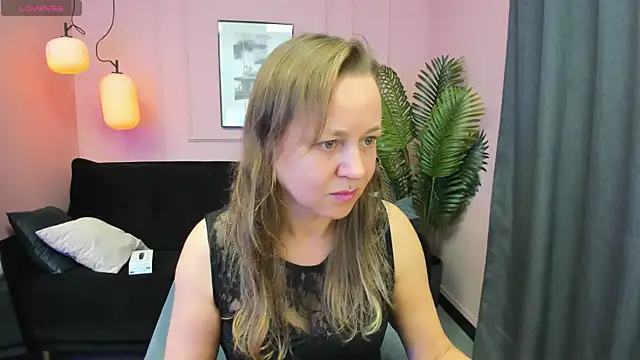 Snapshot of GabrielGold chatting on 11-06-25, 08:43 GabrielGold online show from 11-06-25, 08:43