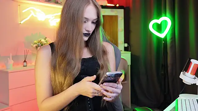 MrsTenderBeast online show from 10-10-25, 05:01