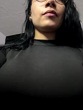 Angela isabella online show from 12-20-25, 10:39