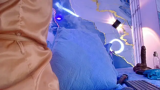 lorrayne  online show from 11-18-25, 12:20