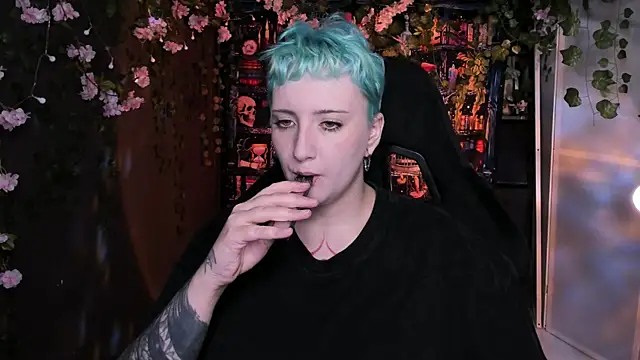 AsheLucker online show from 07-20-26, 10:18
