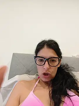 Snapshot of Sposini69 chatting on 06-16-26, 11:02 Sposini69 online show from 06-16-26, 11:02