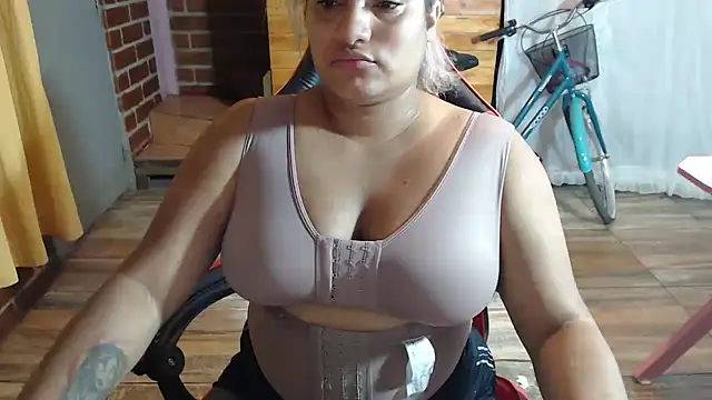 Hilarybunnyy online show from 03-14-26, 01:55