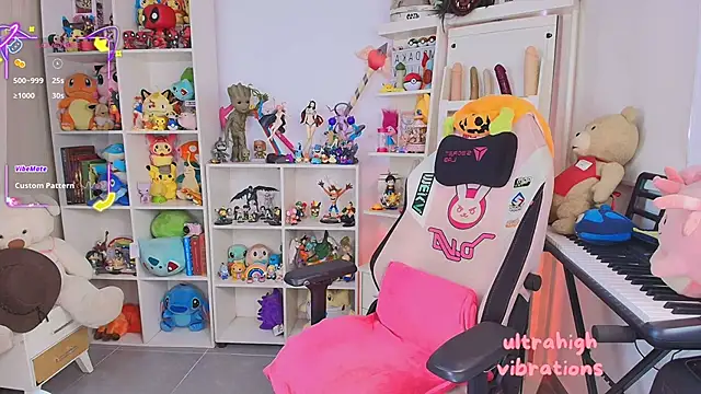 meda kawaii  online show from 10-31-25, 04:52