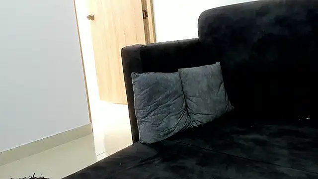 Sarah Jhonson online show from 04-16-26, 07:58