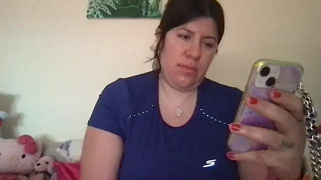 Snapshot of HYPHYtype chatting on 06-19-26, 10:24 HYPHYtype online show from 06-19-26, 10:24