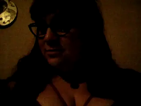 Snapshot of GothyBaby chatting on 01-01-25, 03:23 GothyBaby online show from 01-01-25, 03:23