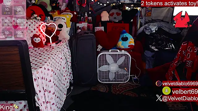 Snapshot of VelvetDiablo chatting on 02-05-26, 01:21 VelvetDiablo online show from 02-05-26, 01:21