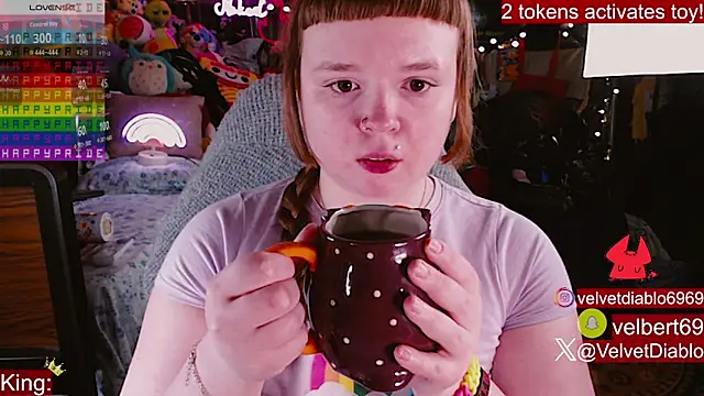 Snapshot of VelvetDiablo chatting on 06-11-26, 02:53 VelvetDiablo online show from 06-11-26, 02:53