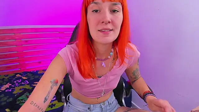 Snapshot of MaryJaneDove chatting on 01-15-25, 11:19 MaryJaneDove online show from 01-15-25, 11:19