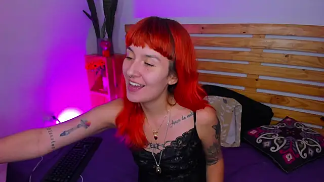 Snapshot of MaryJaneDove chatting on 02-26-25, 05:28 MaryJaneDove online show from 02-26-25, 05:28