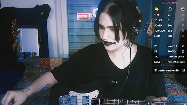 Snapshot of sademobeer chatting on 06-18-26, 12:33 sademobeer online show from 06-18-26, 12:33