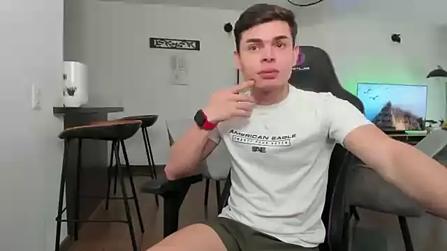 Snapshot of alejooo_twink chatting on 02-25-25, 06:53 alejooo twink online show from 02-25-25, 06:53