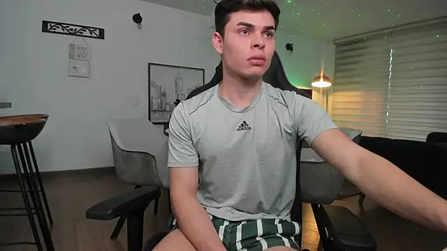 Snapshot of alejooo_twink chatting on 02-27-25, 09:47 alejooo twink online show from 02-27-25, 09:47