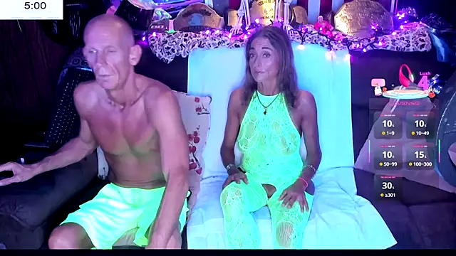 Snapshot of ShannNikkii420 chatting on 02-16-26, 01:35 ShannNikkii420 online show from 02-16-26, 01:35