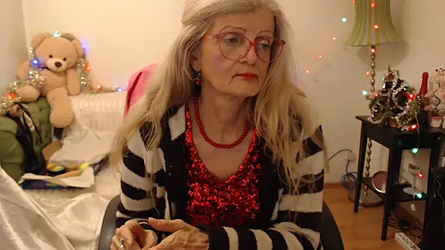 Snapshot of BlairFort chatting on 12-17-24, 07:59 BlairFort online show from 12-17-24, 07:59