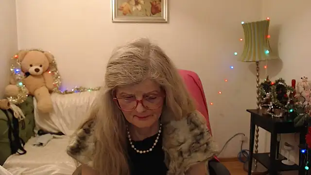 Snapshot of BlairFort chatting on 12-31-24, 02:25 BlairFort online show from 12-31-24, 02:25