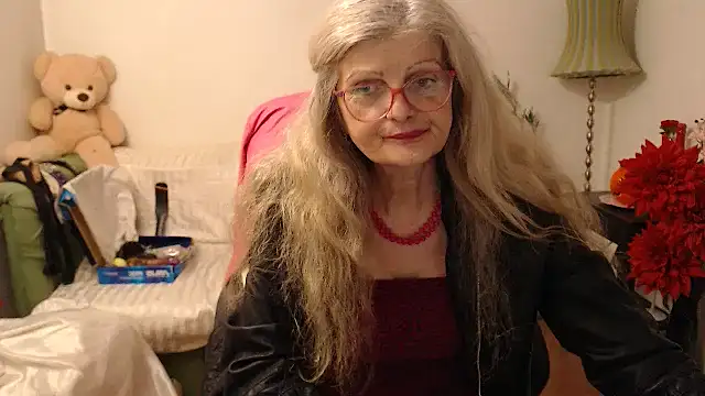 Snapshot of BlairFort chatting on 11-06-25, 01:56 BlairFort online show from 11-06-25, 01:56