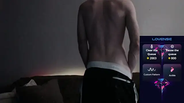 Snapshot of MaxRouger chatting on 11-12-25, 06:36 MaxRouger online show from 11-12-25, 06:36