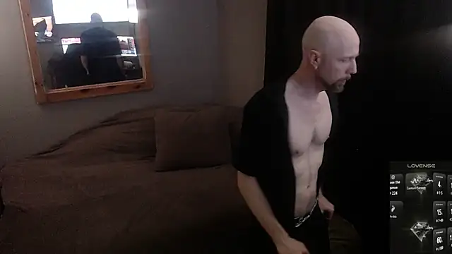 MaxRouger online show from 03-26-26, 05:13