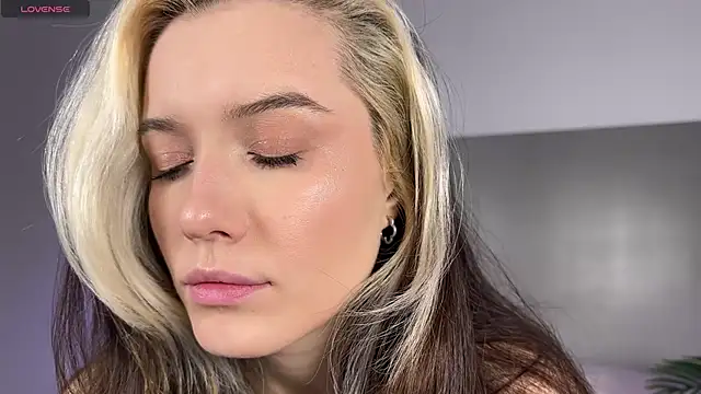  blowjob queen online show from 06-17-26, 11:05