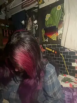 Snapshot of 1-800-FUCKYOU chatting on 01-02-25, 02:33 1-800-FUCKYOU online show from 01-02-25, 02:33