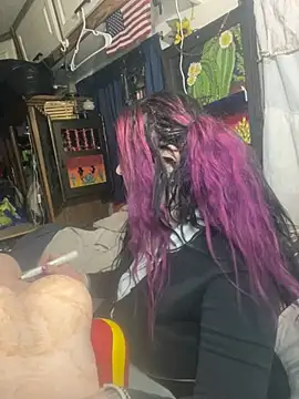 Snapshot of 1-800-FUCKYOU chatting on 02-05-25, 06:24 1-800-FUCKYOU online show from 02-05-25, 06:24