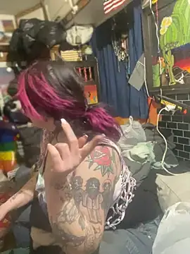 Snapshot of 1-800-FUCKYOU chatting on 02-09-25, 06:33 1-800-FUCKYOU online show from 02-09-25, 06:33