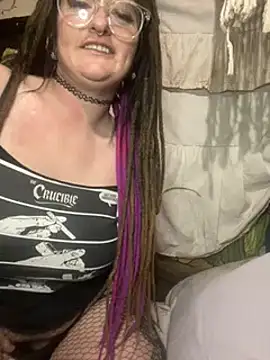 Snapshot of 1-800-FUCKYOU chatting on 03-05-25, 10:11 1-800-FUCKYOU online show from 03-05-25, 10:11