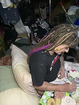 Snapshot of 1-800-FUCKYOU chatting on 09-20-25, 02:45 1-800-FUCKYOU online show from 09-20-25, 02:45