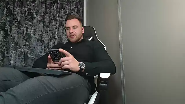 Thori92 online show from 02-12-25, 06:09