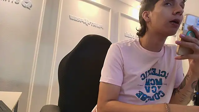 JacoboSwam online show from 06-19-26, 01:21