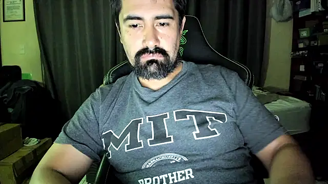 VonDoomdelToro online show from 10-28-25, 06:17